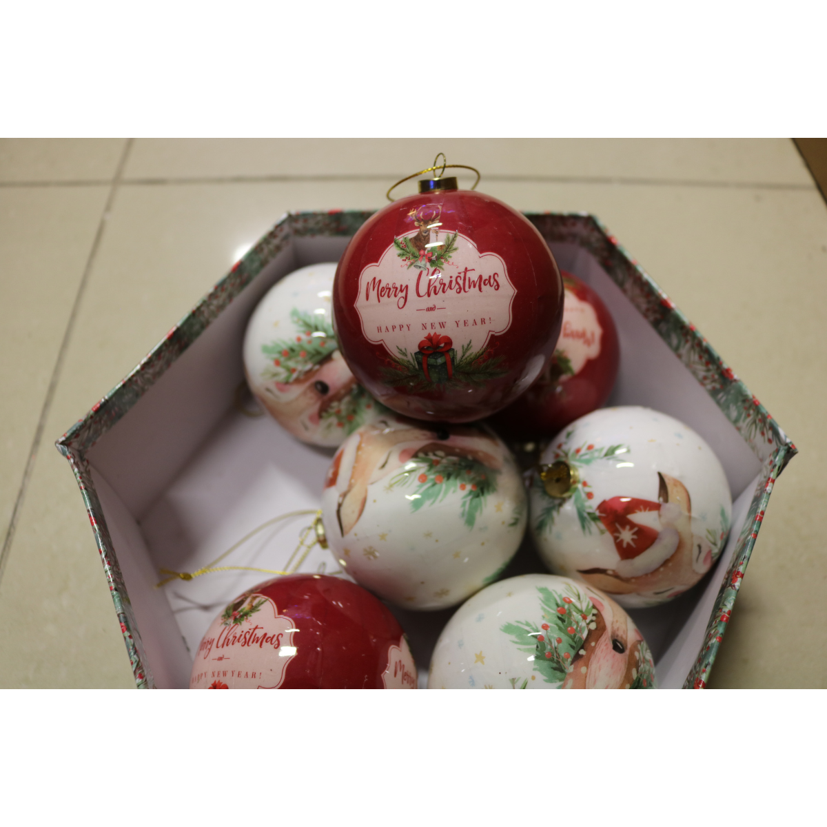 Луксозни коледни топки – комплект 7 бр. в подаръчна кутия | Микс Бели и Червени